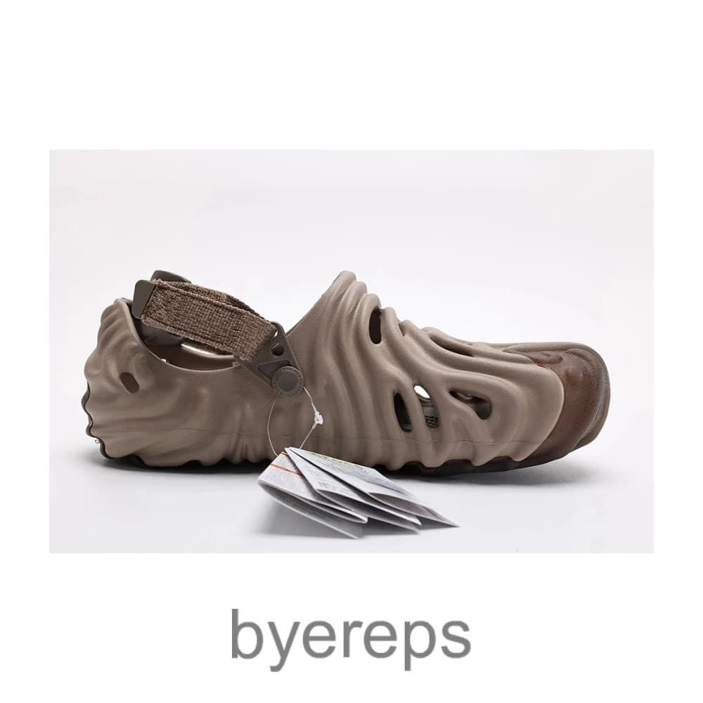 Cros Pollex Clog By Salehe Bembury Menemsha